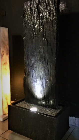 Schiefer Wasserwand Kowloon | Trösters Brunnenwelt