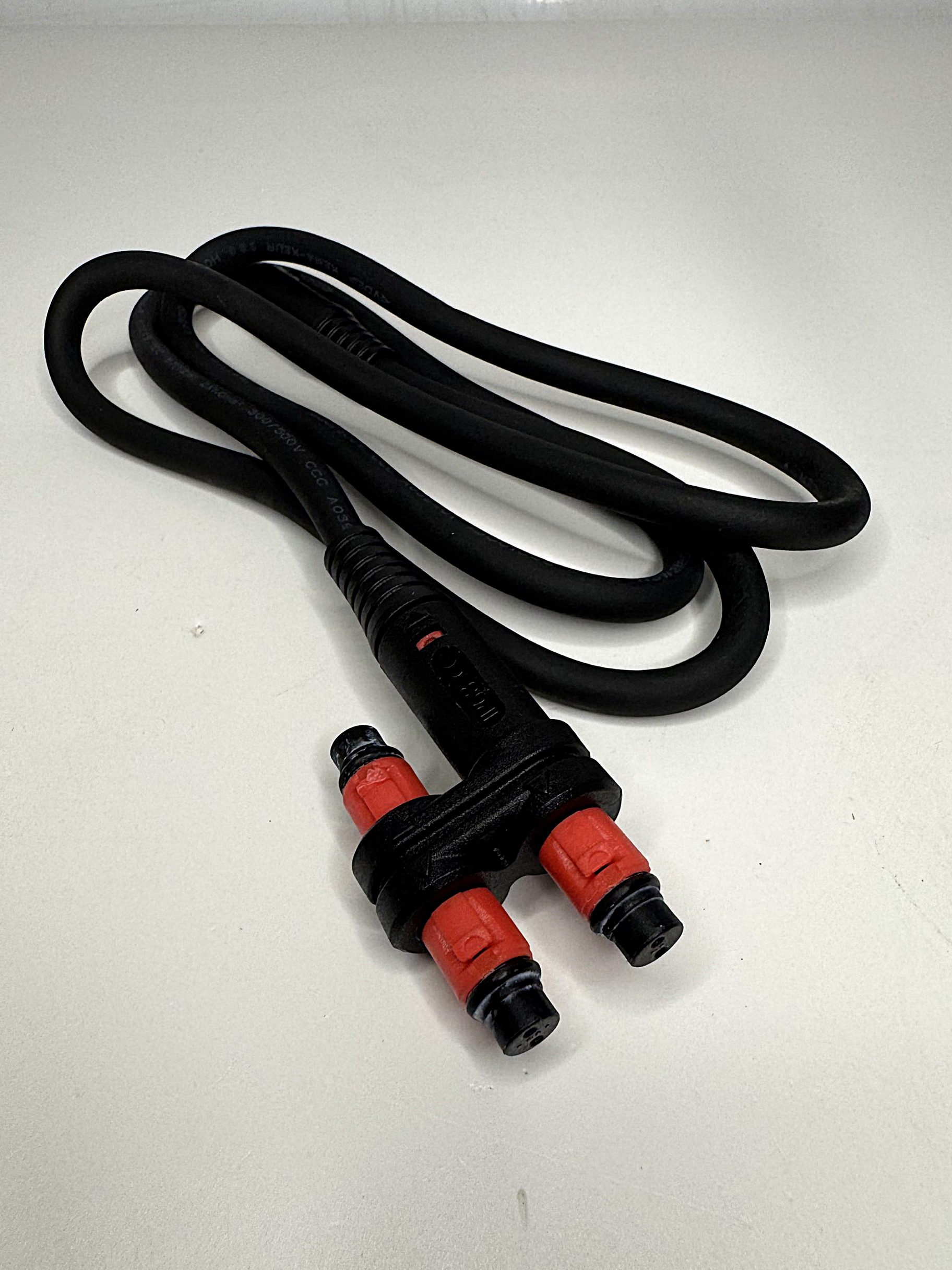 3-fach-Verteiler-mit-1m-Verlängerungskabel-2