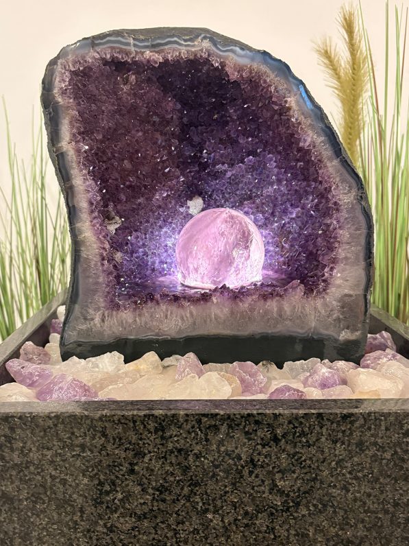 Amethyst-Kugelbrunnen-Magia-94-cm-detail