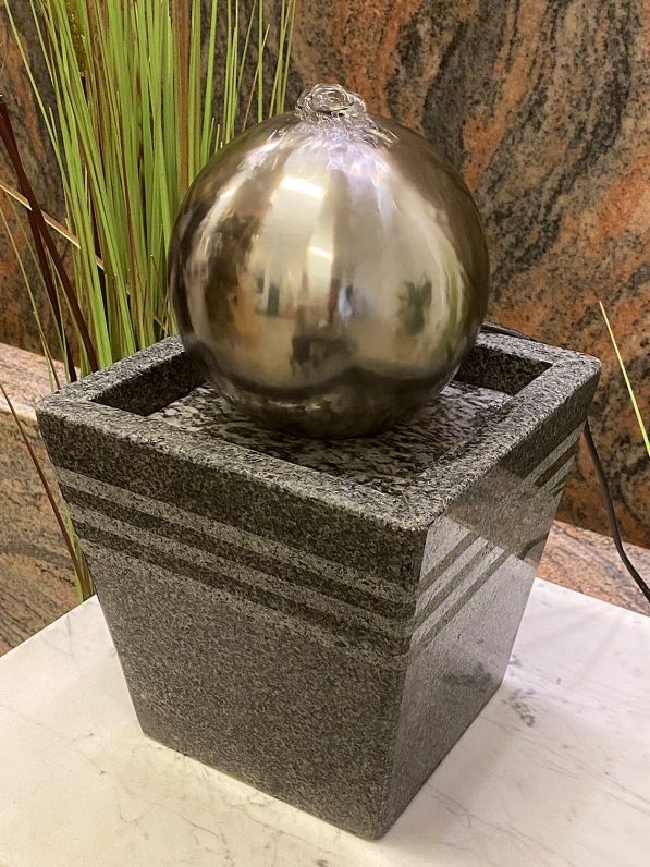 Edelstahl-Kugelbrunnen-Monte-Carlo-33cm-1