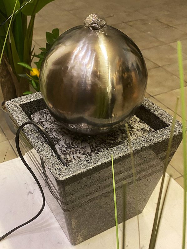 Edelstahl-Kugelbrunnen-Monte-Carlo-33cm-4
