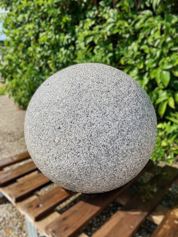 Granit-Quellkugel Ø50cm_1