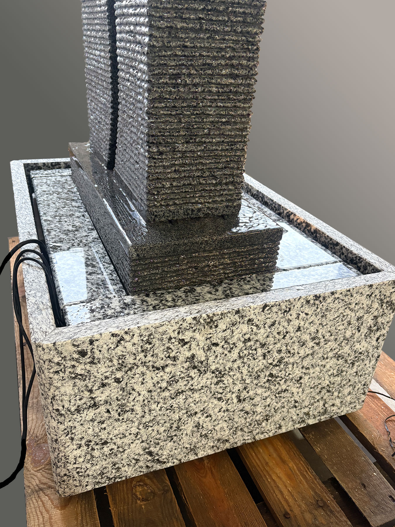 Granitbrunnen S-Twin mit Licht