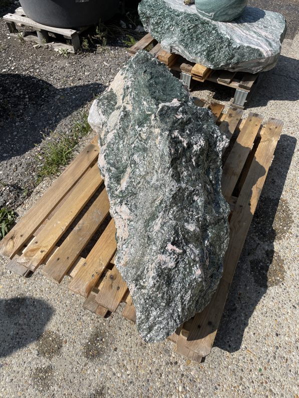 Lofoten-Grün-Findling-Extra-200kg-(1)