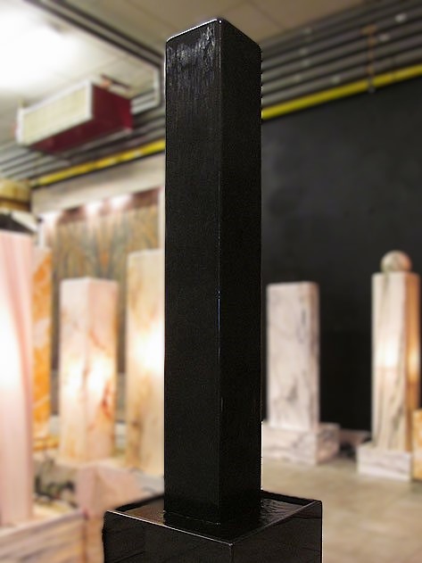 Nero-Assoluto-Stele160x45x45_3_4