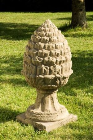 Pigna_Grande_Corrosa_70cm_im_Garten