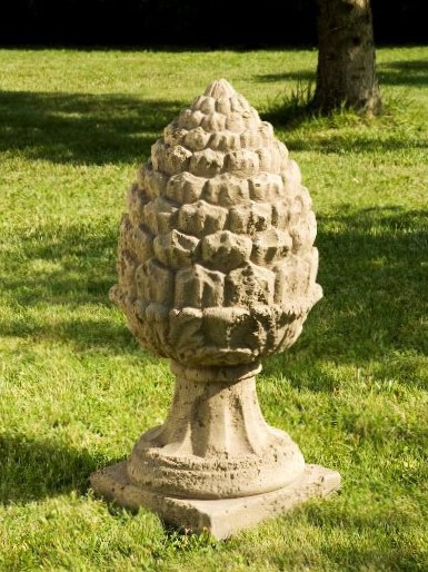 Pigna_Grande_Corrosa_70cm_im_Garten