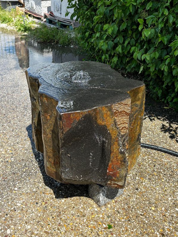 Quellfindling-Basalt-BT2404-77x53cm-3