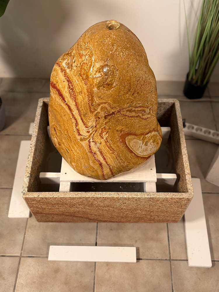 Regenbogen Sandstein Brunnen Mugla 82cm