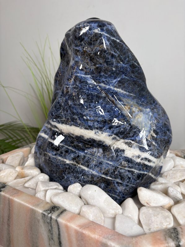 Skulpturbrunnen Sodalith Deep Blue Sea 37cm – Bild 2