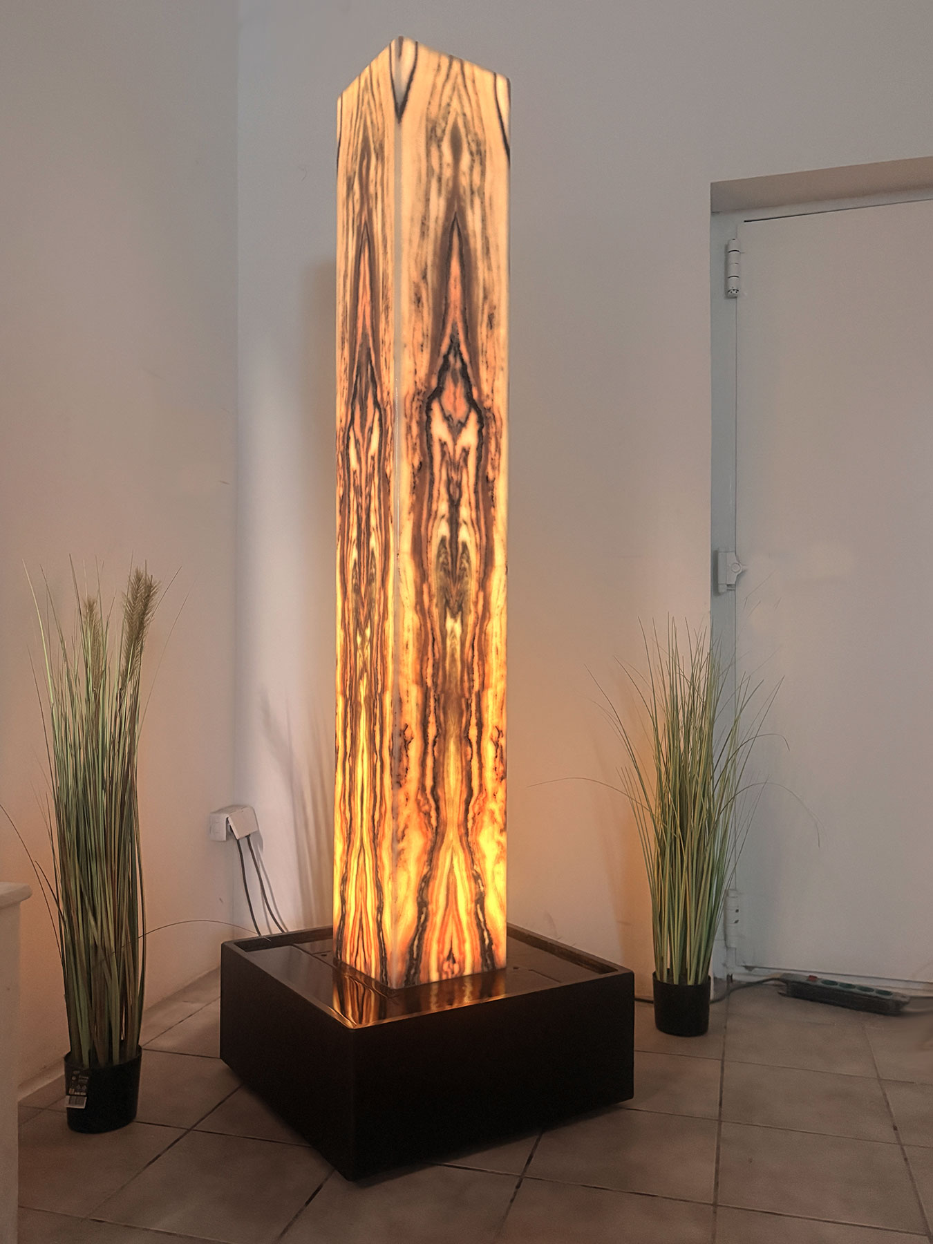 Marmor Lichtbrunnen Butterfly 200cm – Bild 2