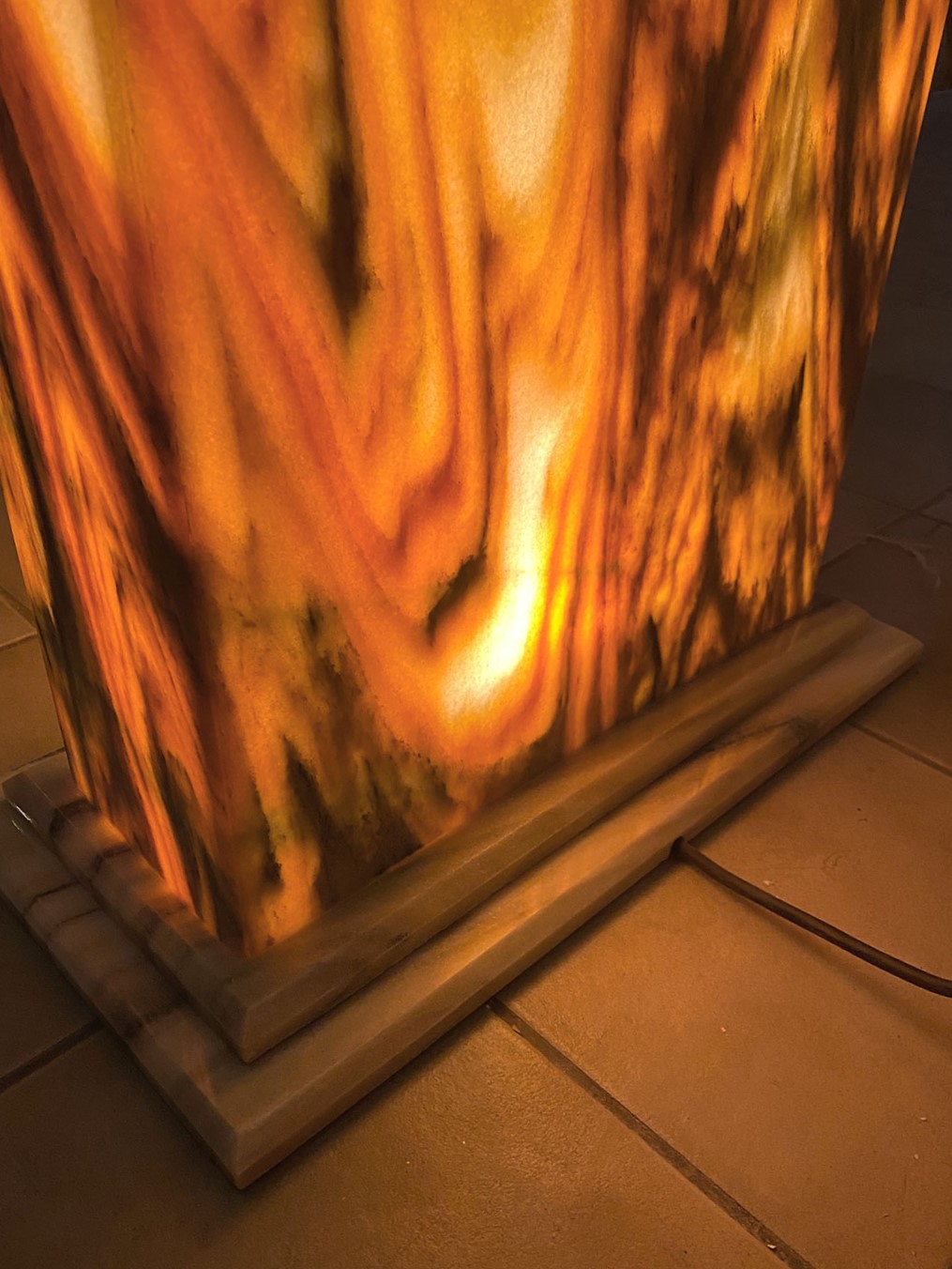 Soelkermarmor-Leuchte-Le-Manifique_Kabelausgang