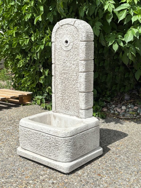 Trogbrunnen-Greta-IP-83cm-(3)