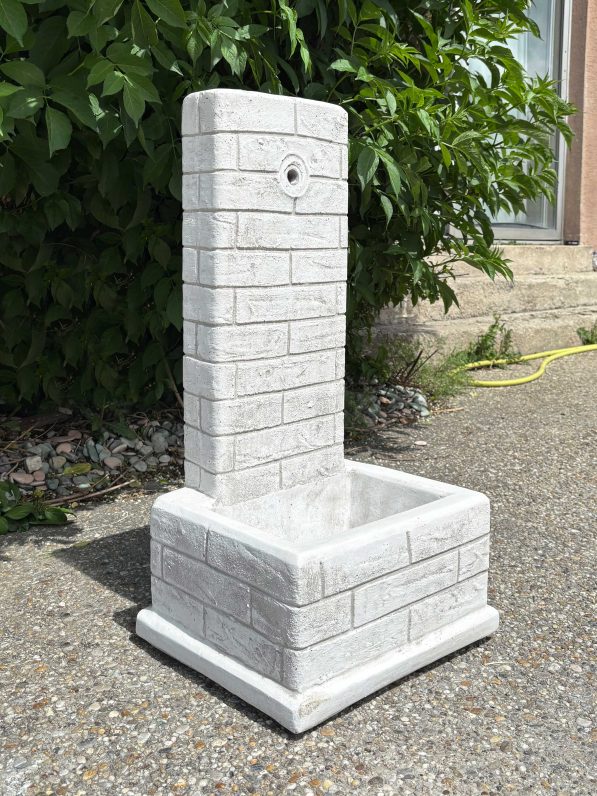 Trogbrunnen-Ilaria-IP-81cm-(1)