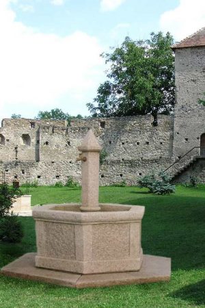 Granitbrunnen "Kreuzenstein"
