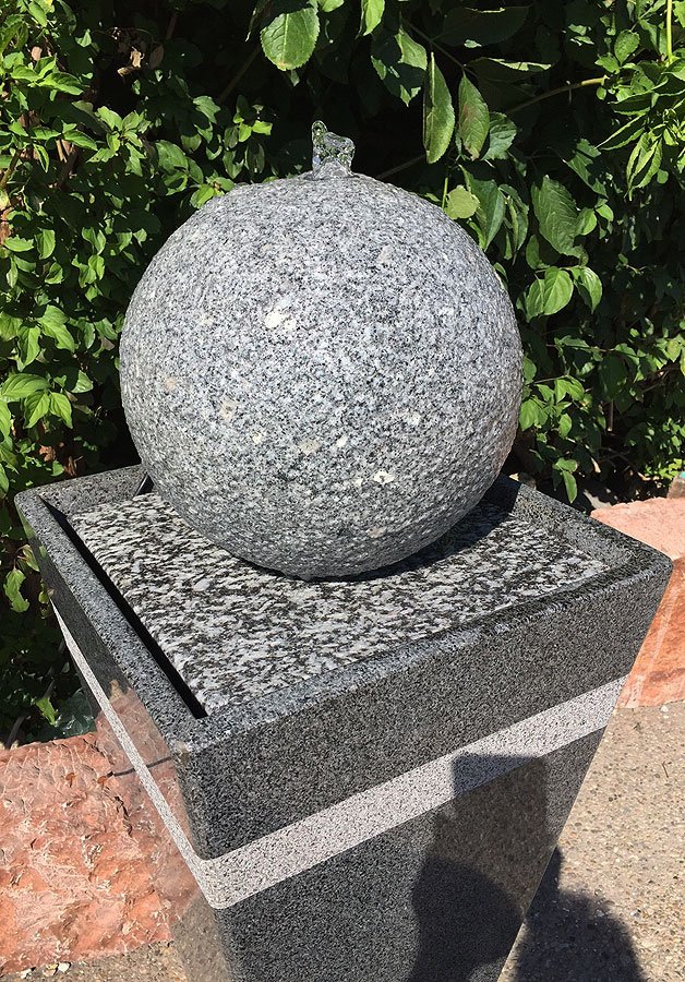 Granit - Kugelbrunnen "Memphis" | Trösters Brunnenwelt