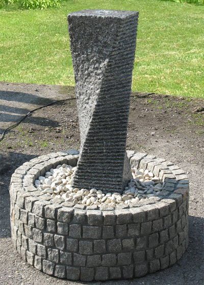 Granit-Stelenbrunnen "Chiang", gedreht 130 cm