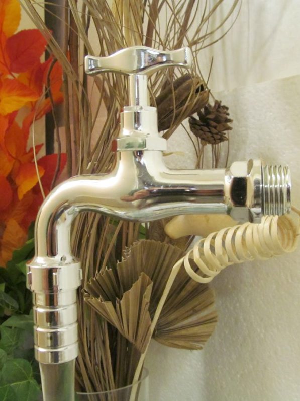 Magischer Wasserhahn Zimmerbrunnen