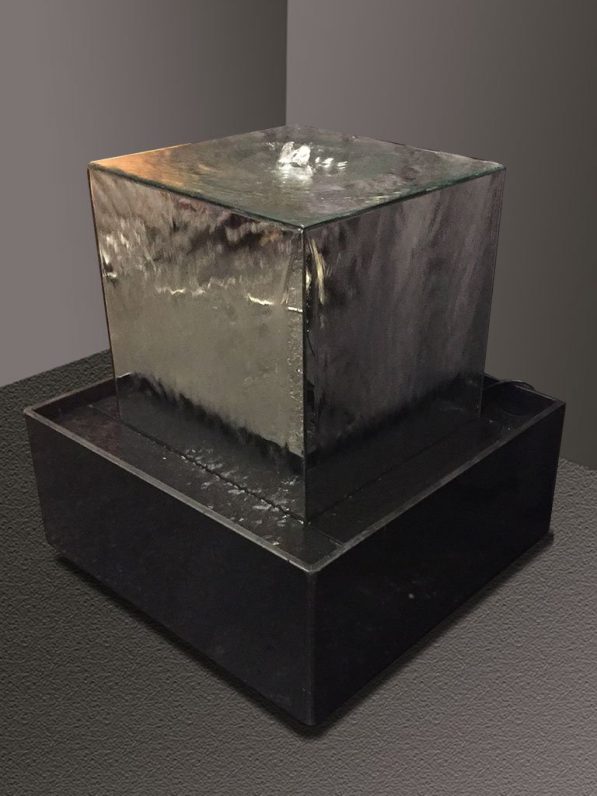 Designer-Brunnen "Mirror-Cube"