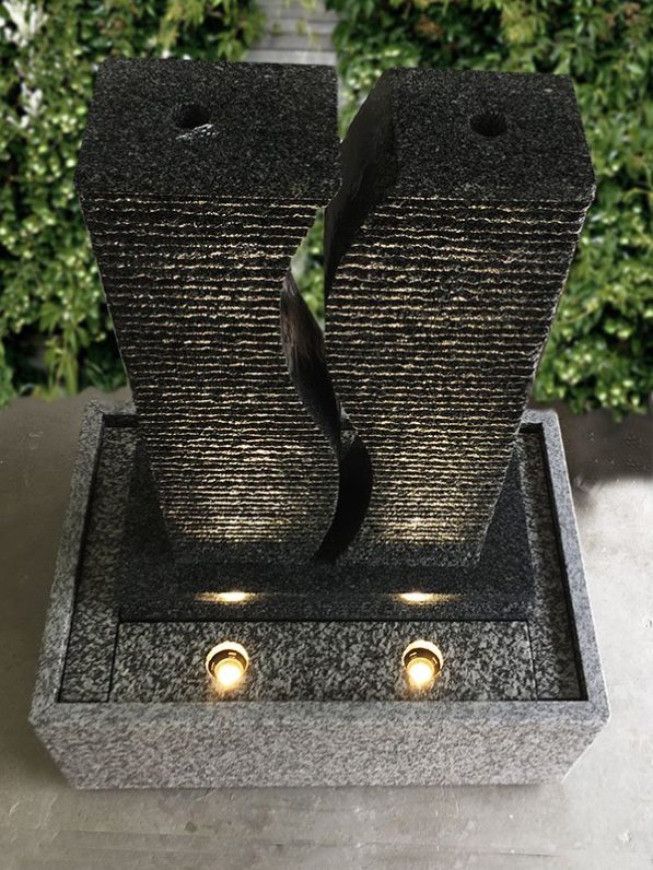 Granitbrunnen S-Twin mit Licht