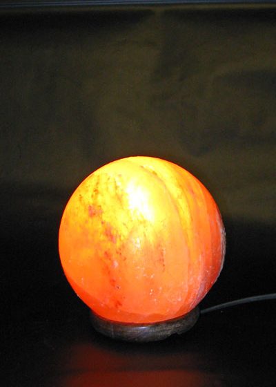 Salzkristall Leuchte "Sphere" klein