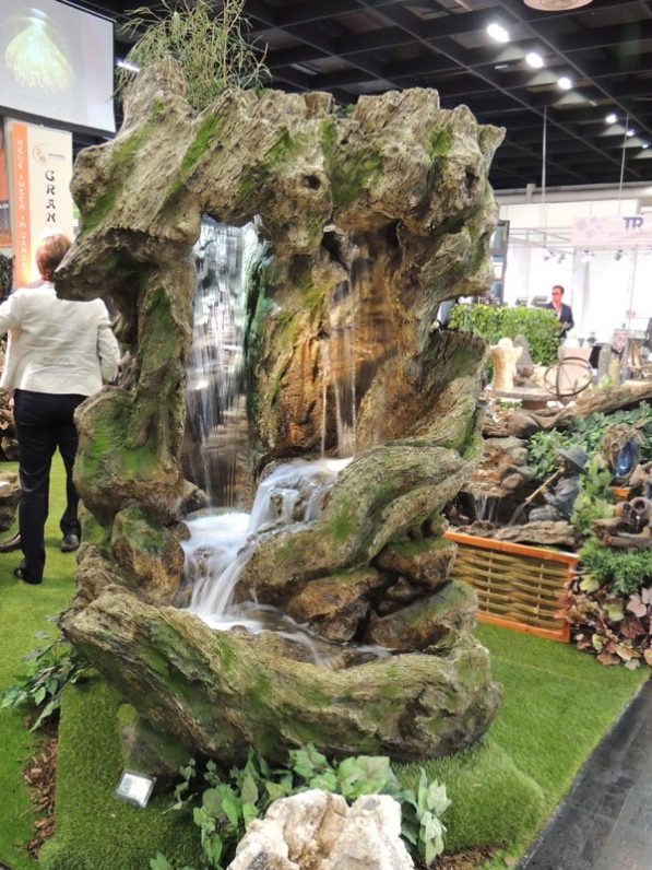 Polyresin Wasserfall "Tangmi"