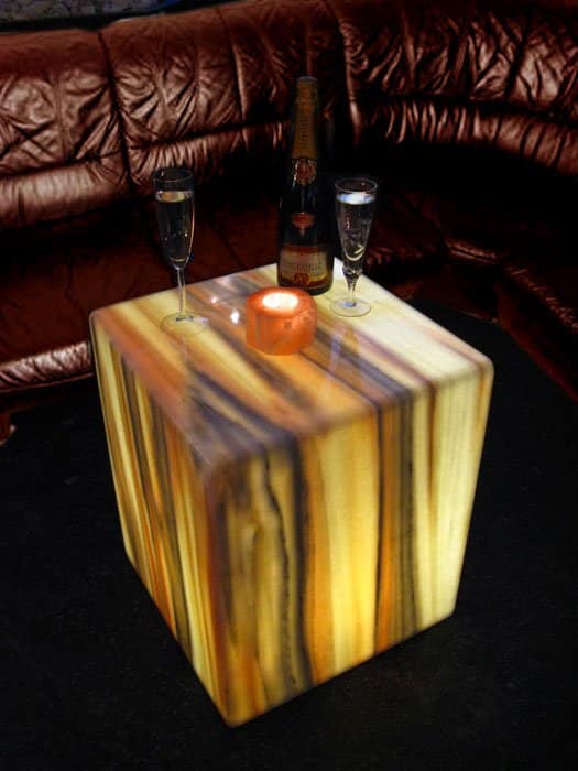 Beleuchteter Marmor-Couch-Tisch