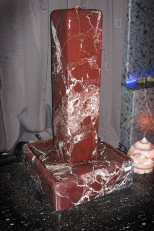 Stelenbrunnen Elazig Rot 72 cm