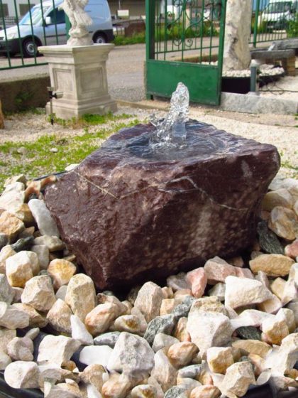 Gartenbrunnen Flat-Rock-Rosso
