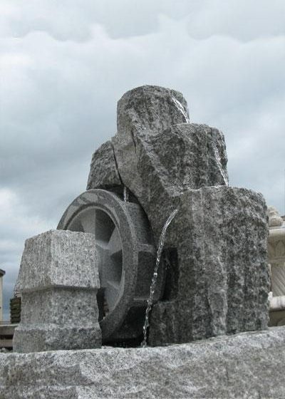 Granitbrunnen "Mühlrad" groß