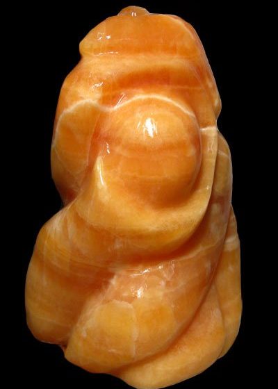 Orangencalcit - Skulputur - Brunnenstein