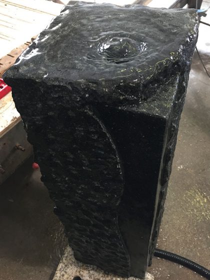 Granit-Brunnen-Stele Padang, 75 cm
