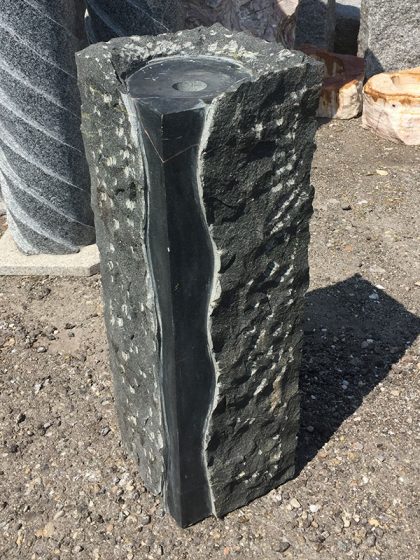 Granit-Brunen-Stele Padang, 60 cm