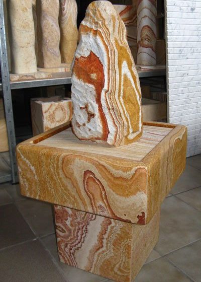 RSA 40 in Sandsteinwanne mit Sockel