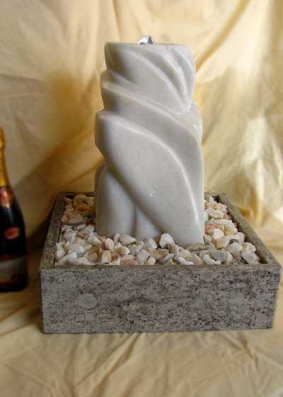 Brunnen-Skulptur Thassos-White